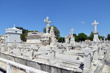 İki nokta üst üste mezarlığı, Havana