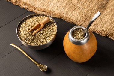 geleneksel yerba dostum içki