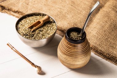 geleneksel yerba dostum içki