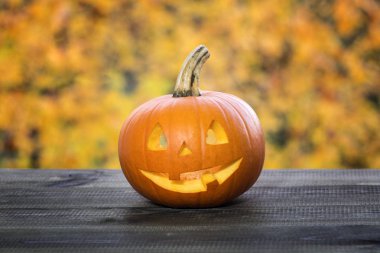 Halloween jack-o-fener kabak oyma