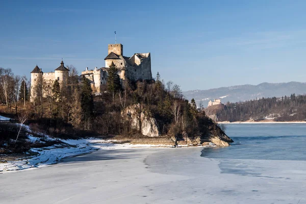 Замок Дунаец Недзице Польша Озеро Чорштын Зимой — стоковое фото