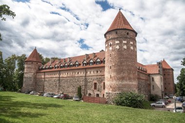 Kashubia, Polonya'da Orta Çağ Bytow tötonik kalesi