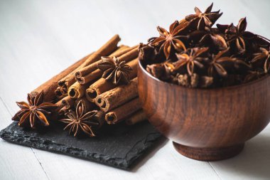 yıldız anason ve tarçın