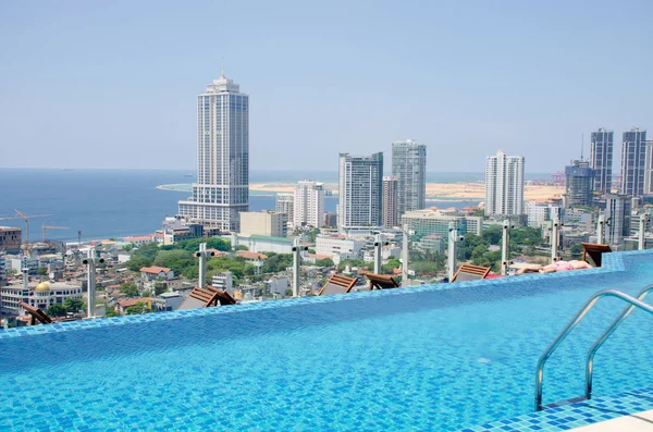 Piscina Hotel Con Vistas Capital Colombo Sri Lanka — Foto de Stock