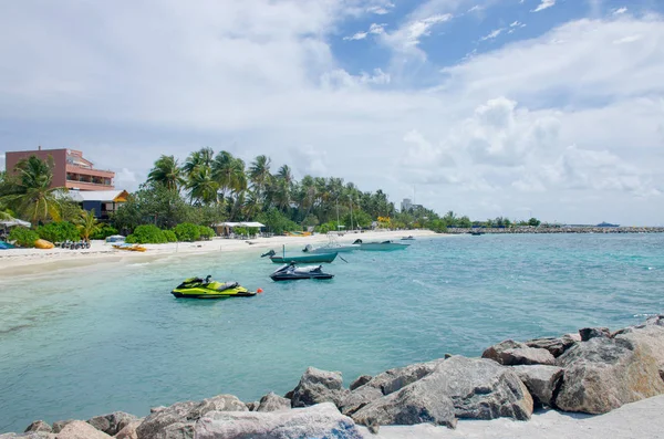 Paesaggio Isola Delle Maldive Blu Oceano Sabbia Bianca Pietre Riva — Foto Stock