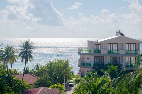 从酒店马尔代夫的印度洋的看法 — 图库照片