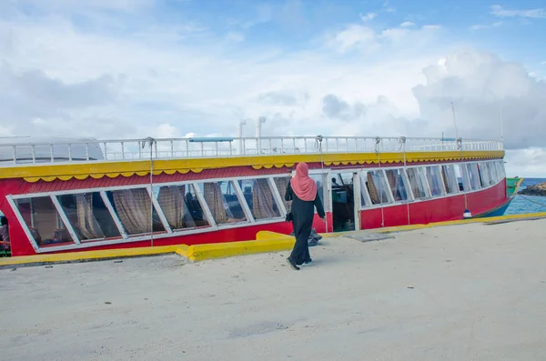 Demirleme Maldivler şehir feribotta ulaşım