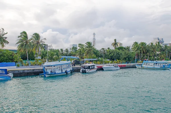Amarre Para Embarcaciones Isla Maldivas Imagen De Stock