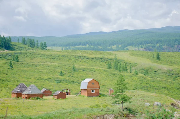 Área Recreação Altai Montanhas Com Casa Rússia — Fotografia de Stock