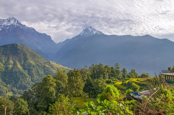 Casas Entre Los Picos Las Montañas Nepal Paisaje Himalaya — Foto de Stock