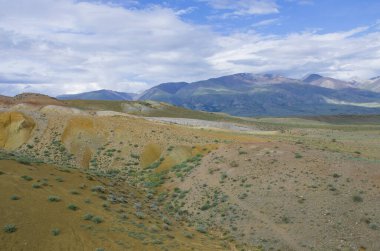 Altai Dağı 'ndaki güzel renkli dağlar Kyzyn Chin Rusya