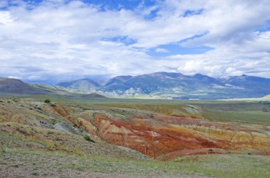 Altai Dağı 'ndaki güzel renkli dağlar Kyzyn Chin Rusya