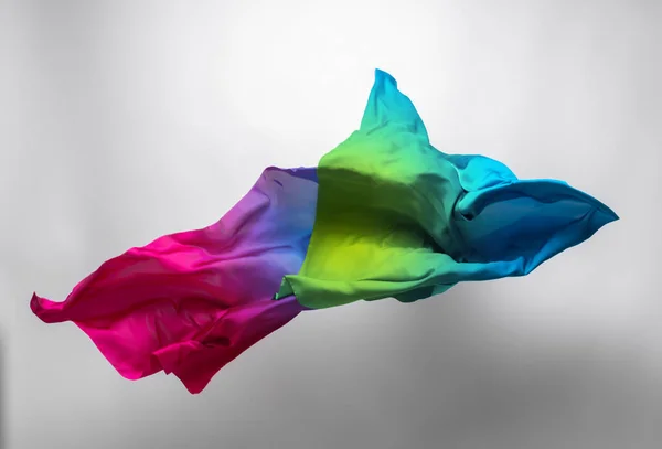 Peças Abstratas Tecido Multicolorido Voando Tiro Estúdio Alta Velocidade — Fotografia de Stock