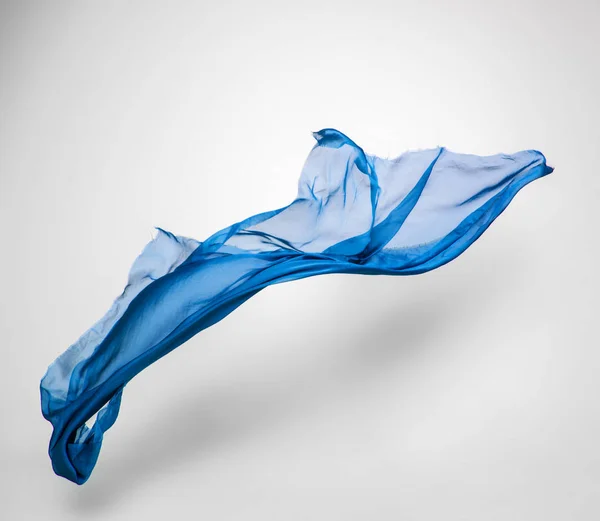 Pedaço Abstrato Tecido Azul Voando Tiro Estúdio Alta Velocidade — Fotografia de Stock