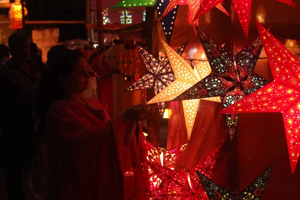 Pune India November 2018 Indiska Folket Shopping För Traditionella Lanternor — Stockfoto