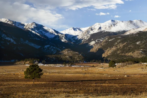 Montanhas Cobertas Neve Divisão Continental Moraine Park Parque Nacional Montanha — Fotografia de Stock