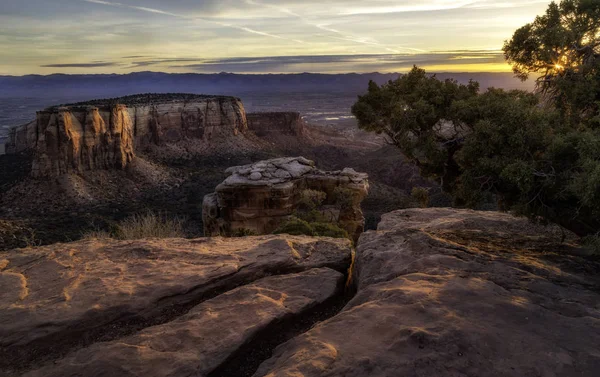 Monumento Nacional do Colorado Vista para o nascer do sol — Fotografia de Stock