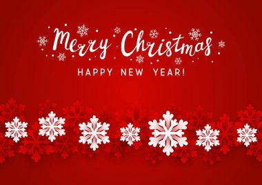 Kırmızı zemin üzerinde kağıt kar taneleri olan Noel tebrik kartı.