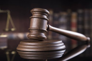 Gavel, hukuk teması, yargıç kavramı tokmağı.