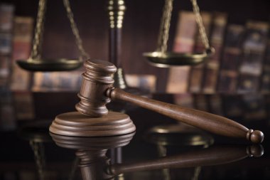 Hukuk teması, hakimin tokmağı.