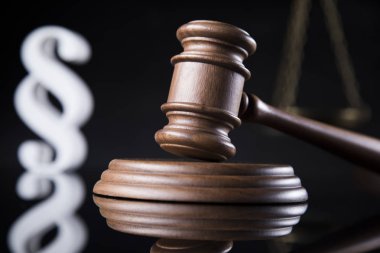 Paragraf, tokmak, çekiç adalet kavramının