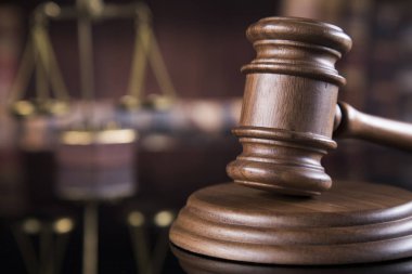 Hukuk tema, Yargıç, adalet ölçek, ayna yansıması arka plan çekiç