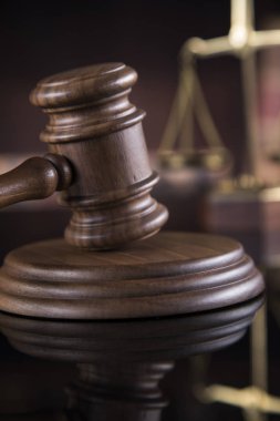 Gavel, hukuk teması, yargıç kavramı tokmağı.
