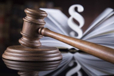 Kitap, tahta tokmak avukat, adalet kavramı, paragraf