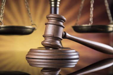 Tahta tokmak avukatı, adalet kavramı, hukuk sistemi kavramı.