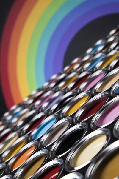 Tęczowe Kolory Otwarte Puszki Farby — Zdjęcie stockowe