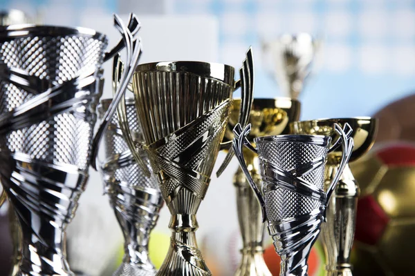 Taças Vencedores Prêmio Pódio Branco Fundo Esporte — Fotografia de Stock