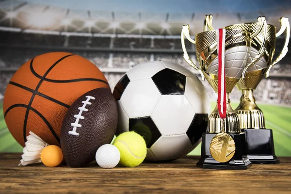 受賞者賞 スポーツ機器 ボールのカップ — ストック写真