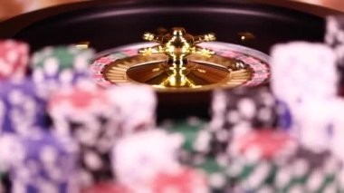 Kumarhanede rulet çarkı çalışıyor, Poker Chips