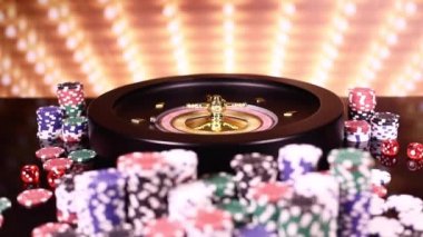 Kumarhanede rulet çarkı çalışıyor, Poker Chips