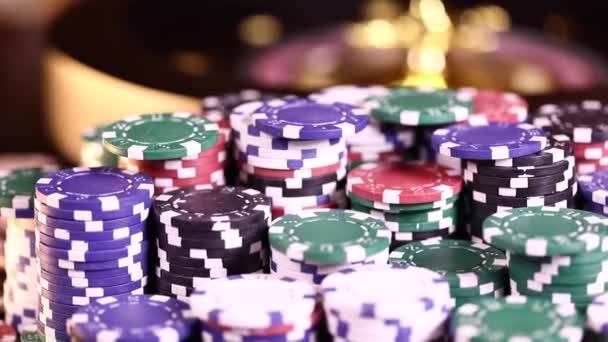 Jetons Poker Colorés Cartes Sur Table — Video