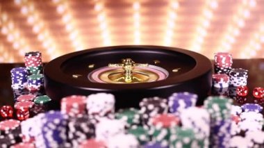 Kumarhanede rulet çarkı çalışıyor, Poker Chips