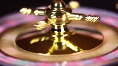 Kumarhanede rulet çarkı çalışıyor, Poker Chips