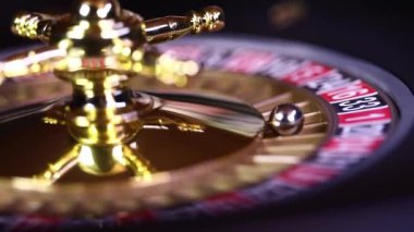 Kumarhanede rulet çarkı çalışıyor, Poker Chips