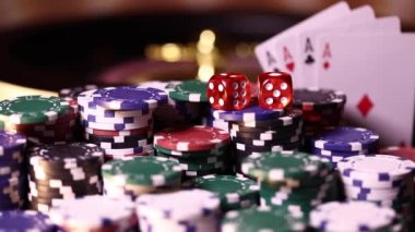 Kumarhanede rulet çarkı çalışıyor, Poker Chips