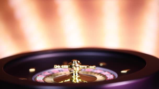 Roulette Hjul Som Körs Ett Kasino Marker Poker — Stockvideo