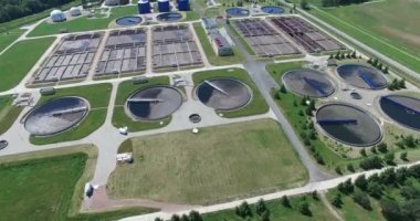 Yüksek teknoloji teçhizatları ile yeşil alanların havadan görünümü