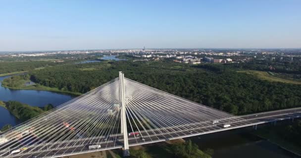 Légi Felvétel Modern Híd Csodálatos Természet Háttérrel — Stock videók