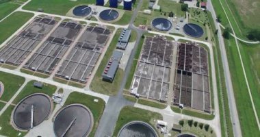 Yüksek teknoloji teçhizatları ile yeşil alanların havadan görünümü