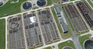 Yüksek teknoloji teçhizatları ile yeşil alanların havadan görünümü