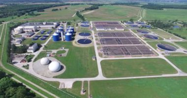 Yüksek teknoloji teçhizatları ile yeşil alanların havadan görünümü