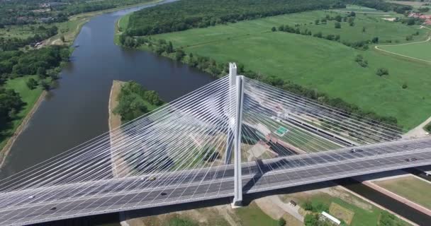 Veduta Aerea Del Ponte Moderno Con Incredibile Sfondo Naturale — Video Stock