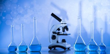 çeşitli laboratuar cam malzemeleri