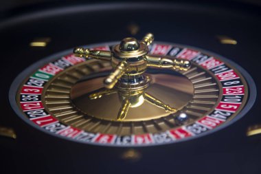 Kumarhanede rulet çarkı çalışıyor