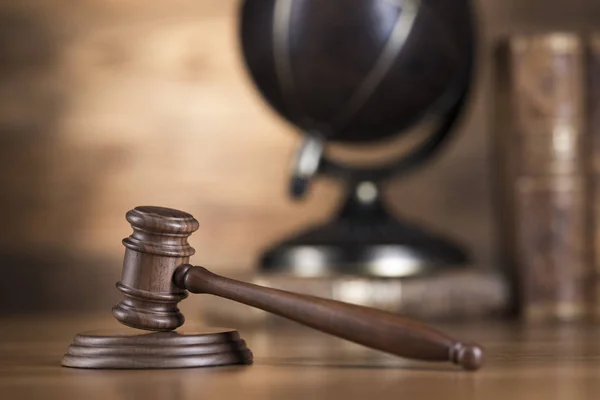 Globe Law Theme Mallet Judge Wooden Gavel — Stock Photo, Image