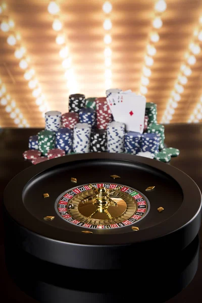 Kumarhanede rulet çarkı çalışıyor, Poker Chips